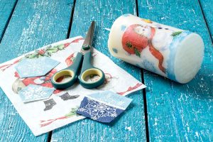 Decoupage - jak ciekawie ozdobić pudełko z tektury