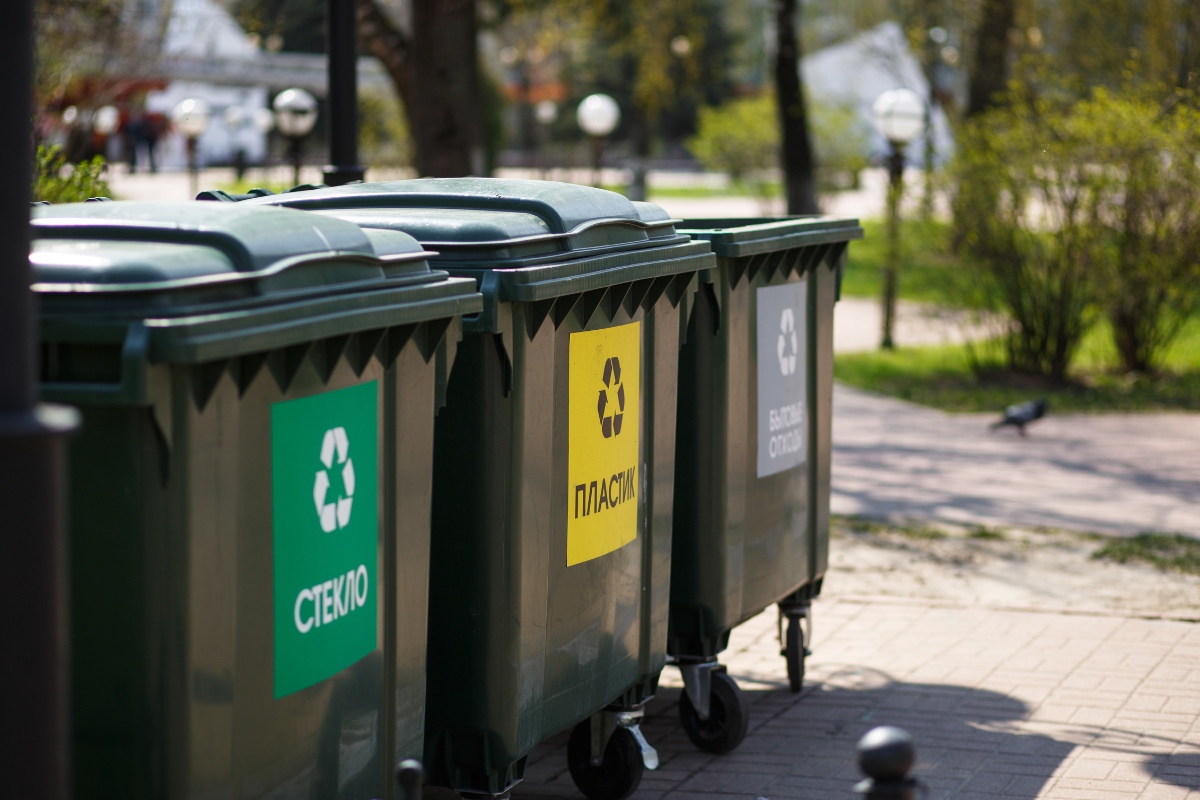 Pojemniki na plastik, szkło, papier