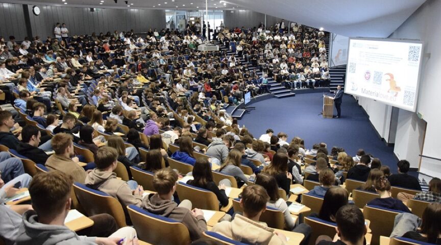Krzyżówki łączą pokolenia i biją rekordy – Politechnika Śląska współtworzy nowy Rekord Polski z okazji stulecia pierwszej polskiej krzyżówki